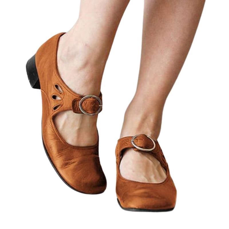 Vittoria – Elegant Round-Toe Shoes with Adjustable Strap and Buckle Detail