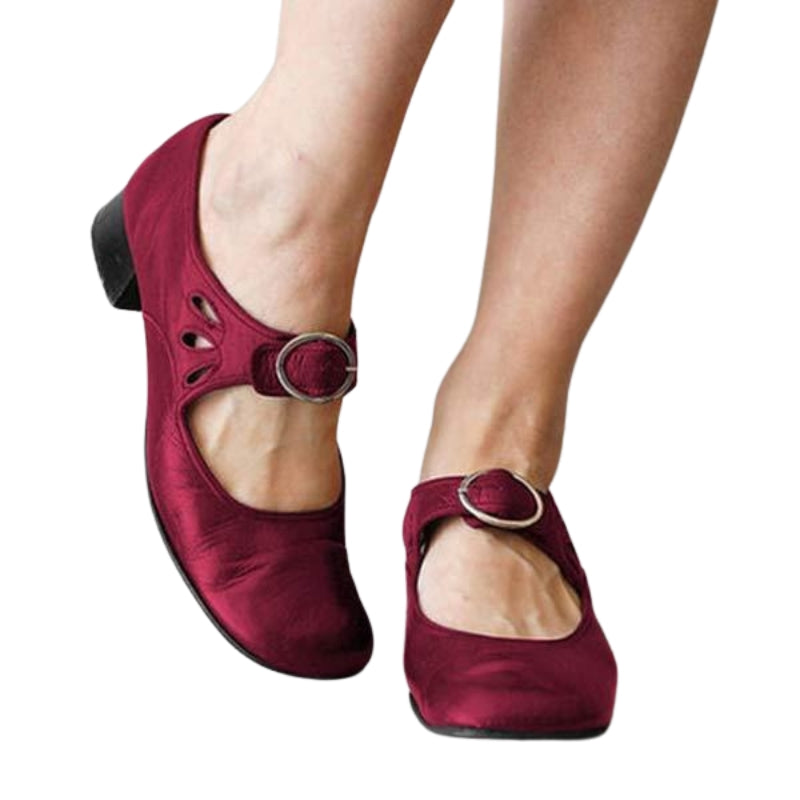 Vittoria – Elegant Round-Toe Shoes with Adjustable Strap and Buckle Detail