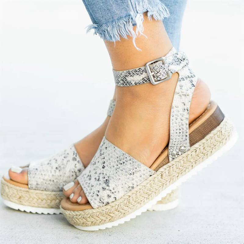 Stylish Women's Espadrille Sandals with Comfortable Sole and Elegant Straps – 3 cm Heel for Everyday Wear
